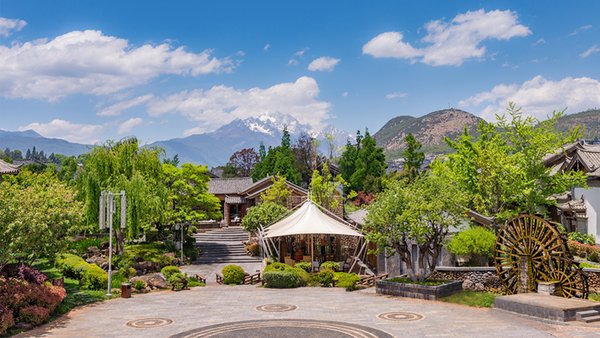 時(shí)光吧露臺(tái)遠(yuǎn)觀(guān)玉龍雪山