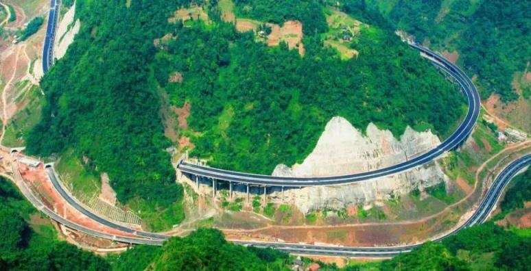 這條云南最美公路，適合自駕，現(xiàn)在還免費