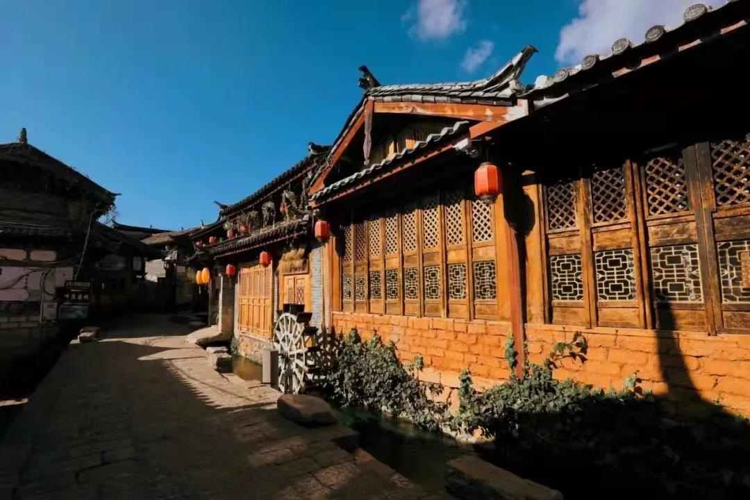 來束河古鎮(zhèn)，住一住，喝喝茶，收收心