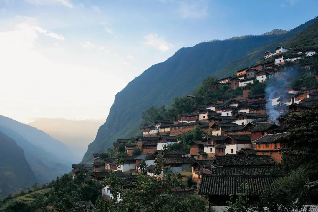 麗江石頭城，巖石上的棲居