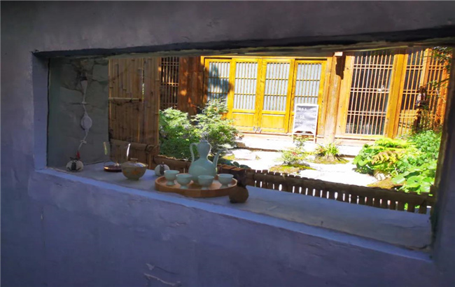 麗江古城 ，漫步古城石板路，邂逅小巷櫥窗里的詩(shī)情畫(huà)意