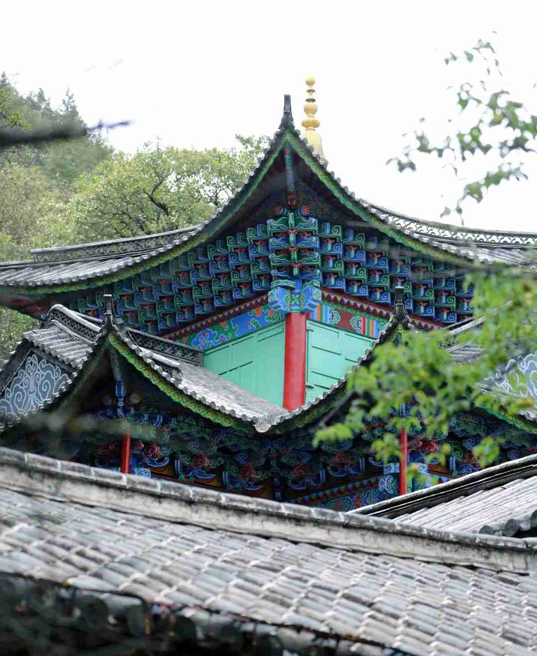 霞客碧海游，暮志麗江情